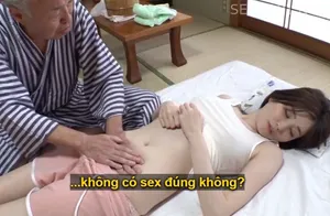 Vợ sắp cưới của con trai bị đau nhức nhờ bố gã chồng có nghề mát-xa đấm bóp và cái kết
